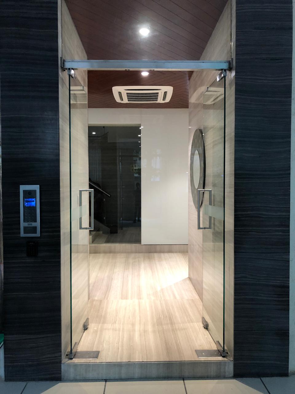Lobby - Eudora, Khar West